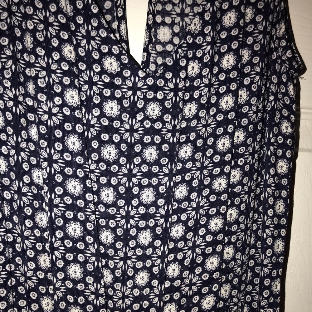 H & M Sleeveless Romper 🌹 - Picture 5 of 6